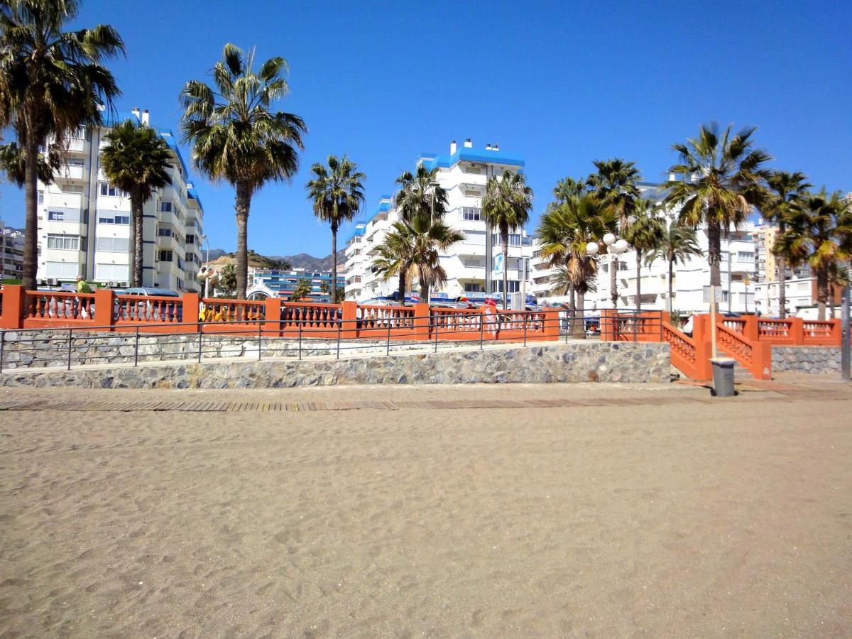 Apartment Costamar: Beachfront Family Retreat With Sea Views And Wi-fi Benalmadena