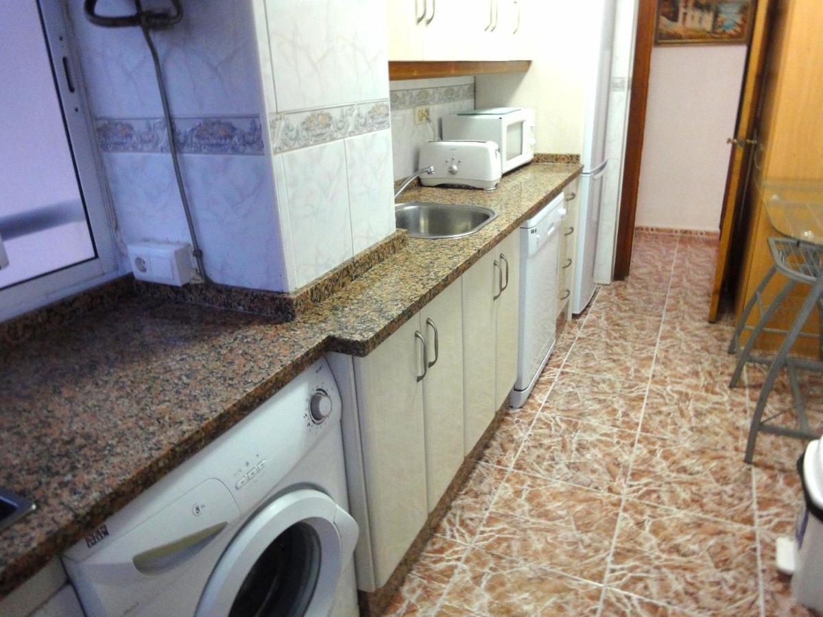 Costamar, Primera Linea De Playa, 3 Dormitorios, 2 Banos, Vistas Al Mar, Internet Wifi Y Garaje, Ideal Parejas Y Familias * Benalmádena
