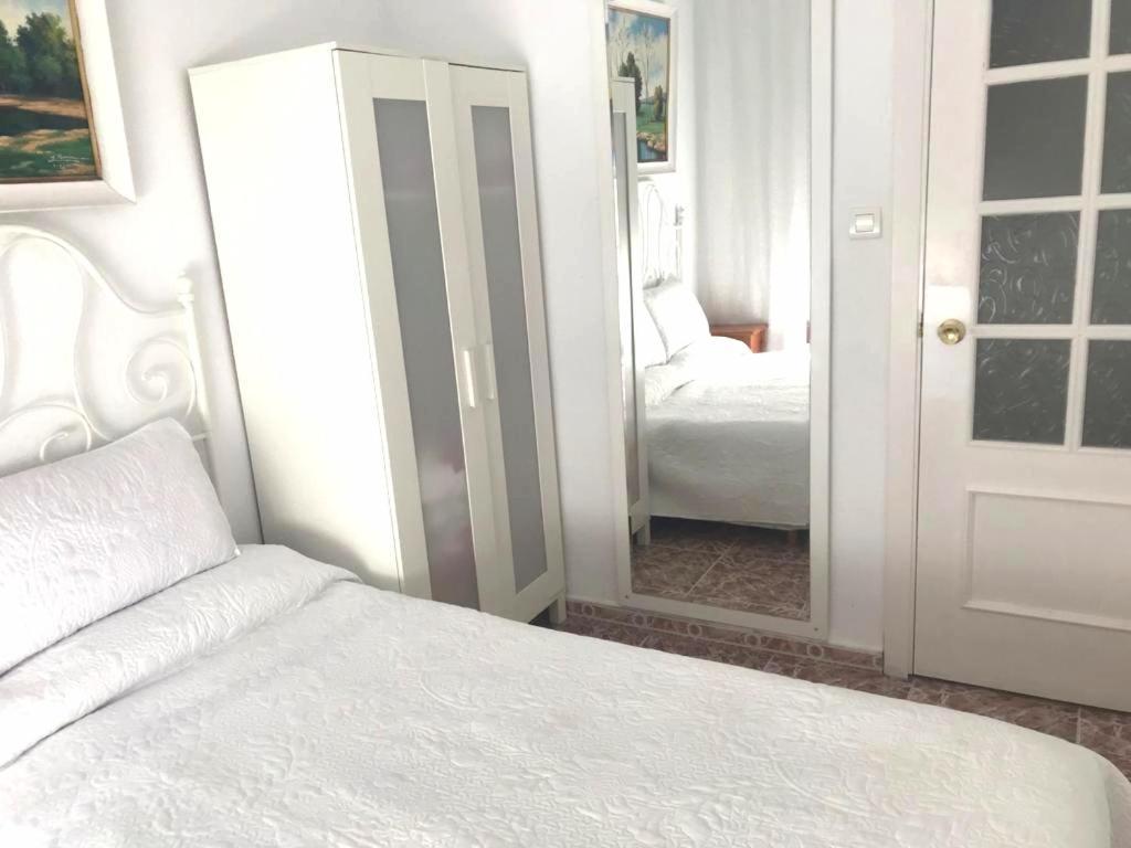 Costamar, Primera Linea De Playa, 3 Dormitorios, 2 Banos, Vistas Al Mar, Internet Wifi Y Garaje, Ideal Parejas Y Familias